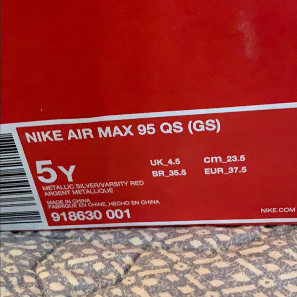 Sneakers - Picture 3 of 3